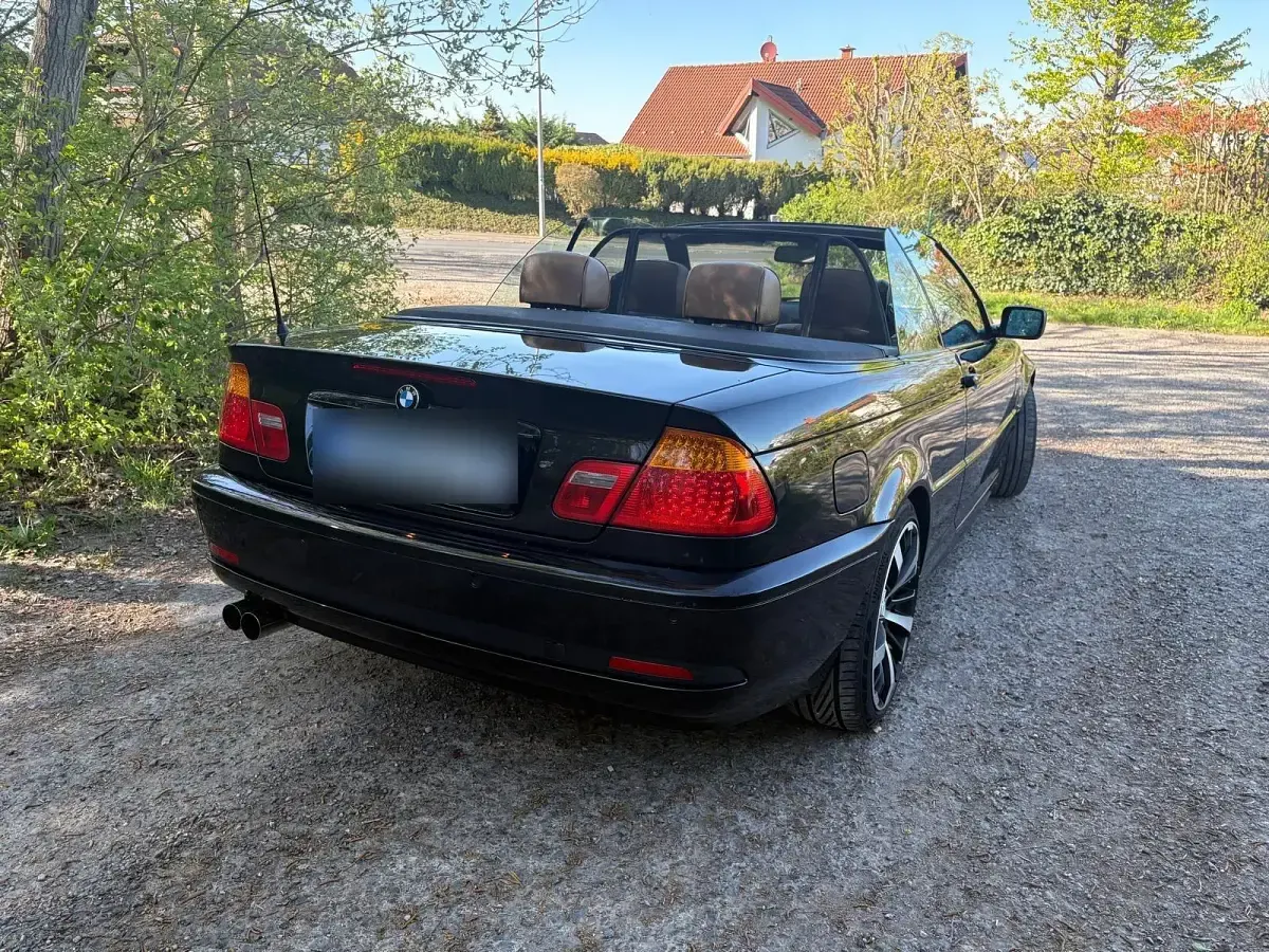 Gebraucht BMW 320 Cabriolet 170 PS (125 kW) 2004 Schwarz Cabrio
