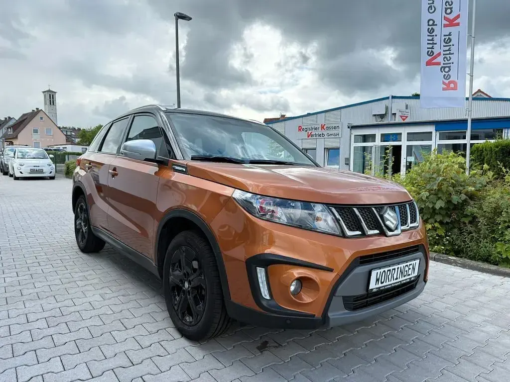 Gebraucht Suzuki Vitara 140 PS (102 kW) 2018 Gold SUV