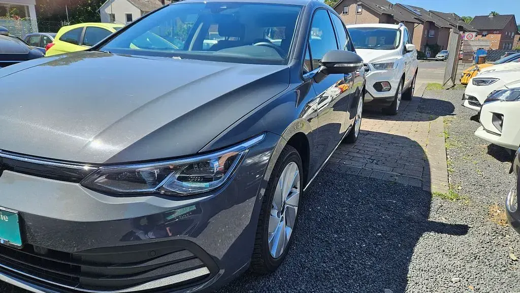 Gebraucht VW Golf VIII Style 131 PS (96 kW) 2020 Delfingrau Limousine