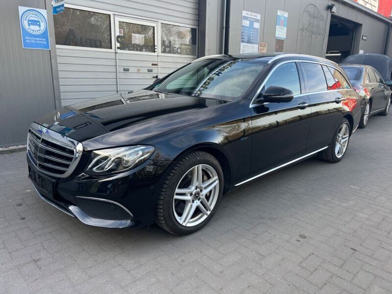 Schwarz Gebraucht 2020 Mercedes E300 Kombi | 25.900 € (Guter Preis) - Bild 1/4