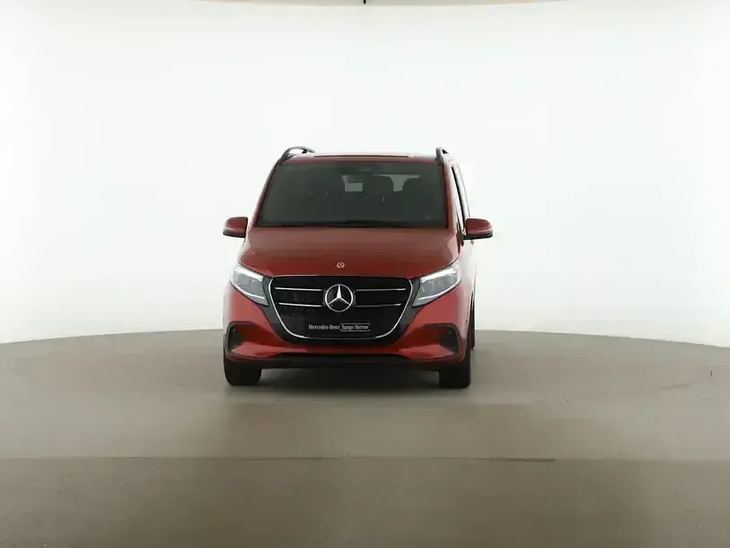 Gebraucht Mercedes V220 Style 163 PS (119 kW) 2025 Rot Van / Kleinbus