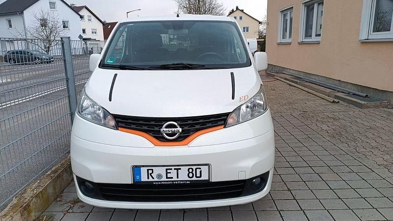 Gebraucht Nissan Evalia 110 PS (80 kW) 2017 Weiß Van / Kleinbus