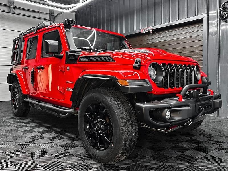 Gebraucht Jeep Wrangler Sahara 306 PS (225 kW) 2024 Rot SUV