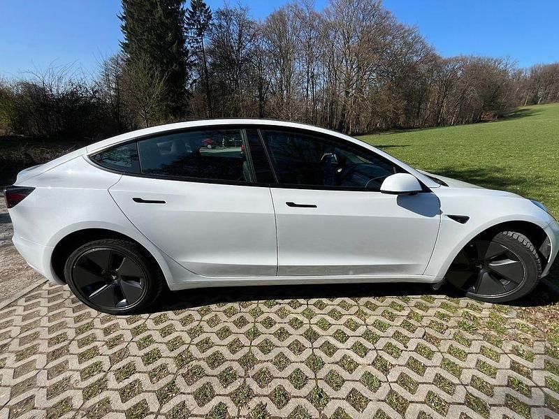 Gebraucht Tesla Model 3 RWD 208 kW (283 PS) 2023 Weiß Limousine
