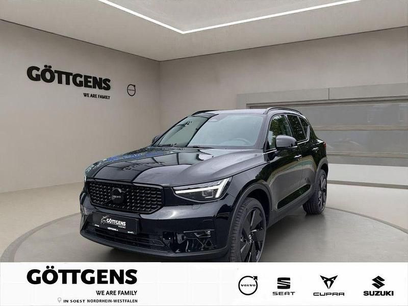 Neu Volvo XC40 Plus 163 PS (119 kW) 2025 Schwarz SUV