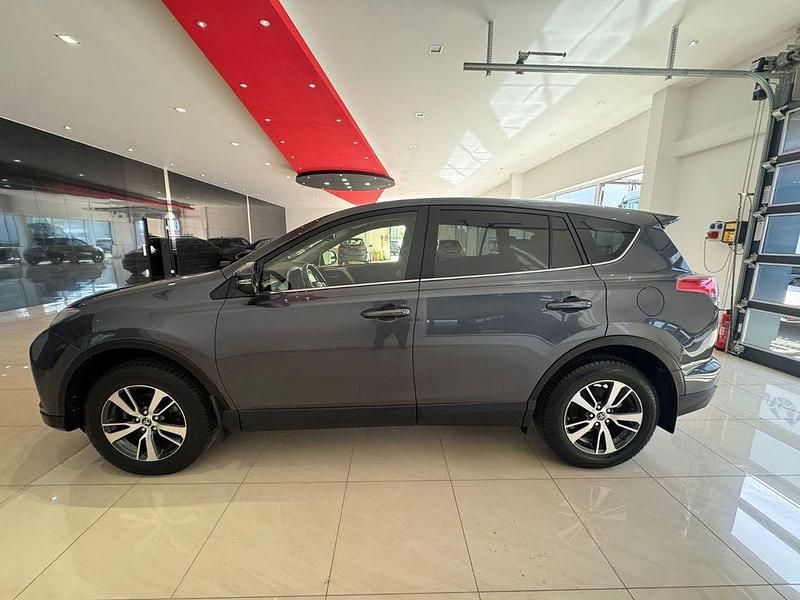 Gebraucht Toyota RAV4 Comfort 152 PS (111 kW) 2016 Grau SUV