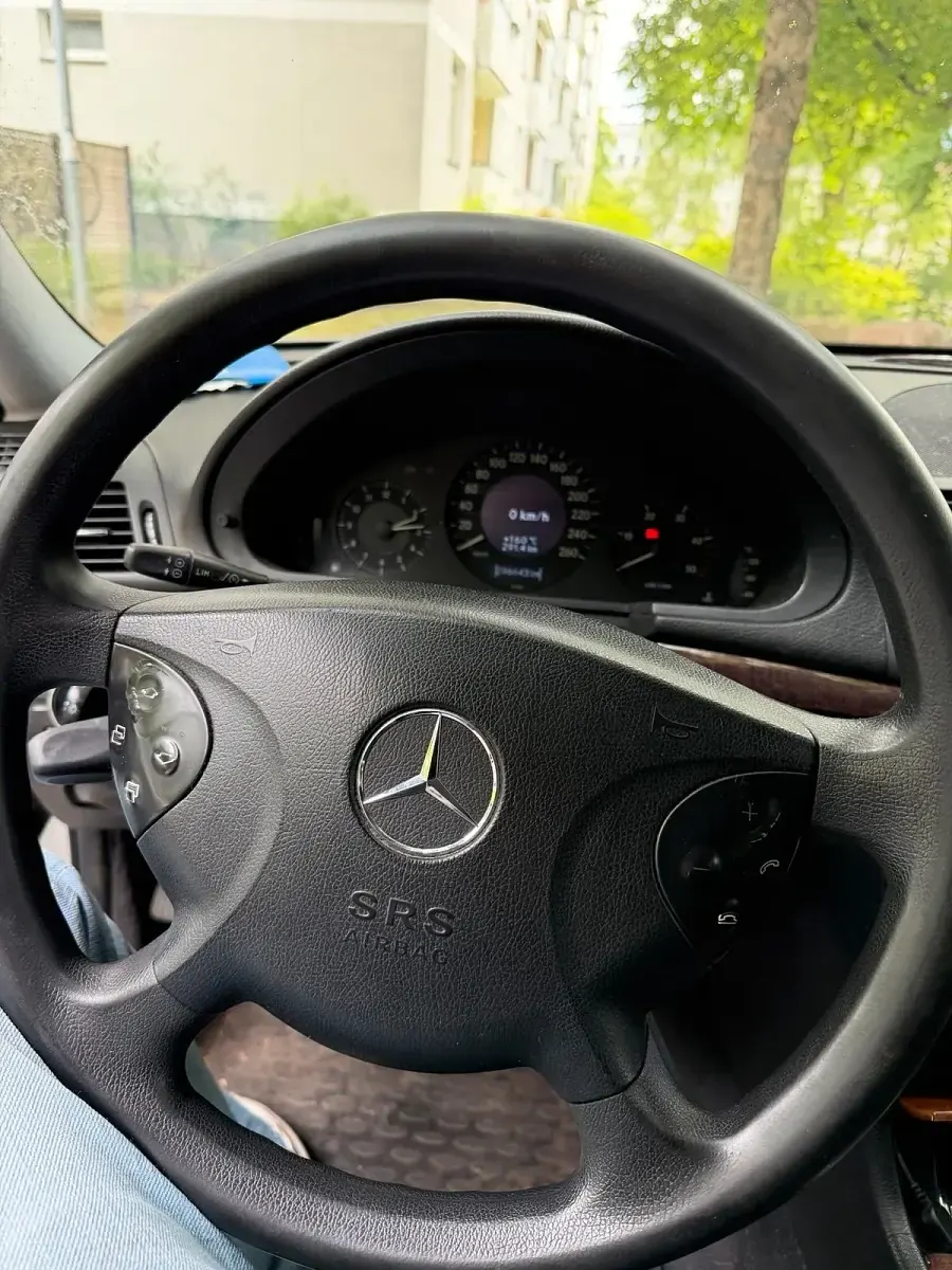 Gebraucht Mercedes E200 122 PS (89 kW) 2006 Grau Limousine
