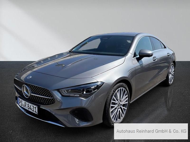 Grau Gebraucht 2025 Mercedes CLA200 Edition Coupé | 43.900 € - Bild 1/4