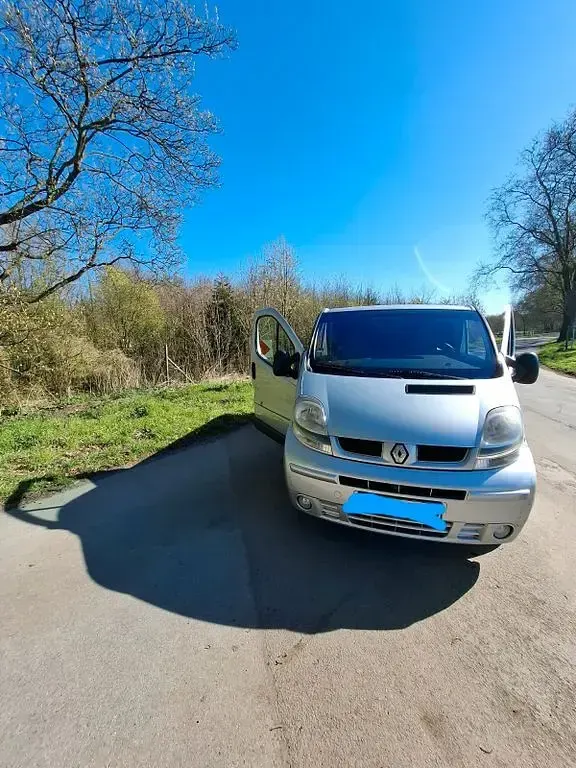 Second-hand Renault Trafic 101 CP (74 kW) 2006 Gri Monovolum