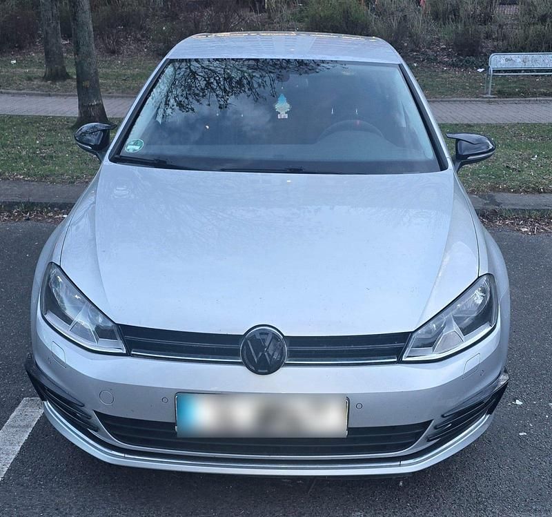 Gebraucht VW Golf VII LOUNGE 115 PS (84 kW) 2015 Silber Limousine
