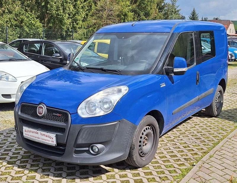 Gebraucht Fiat Doblò 101 PS (74 kW) 2013 Blau Van / Kleinbus