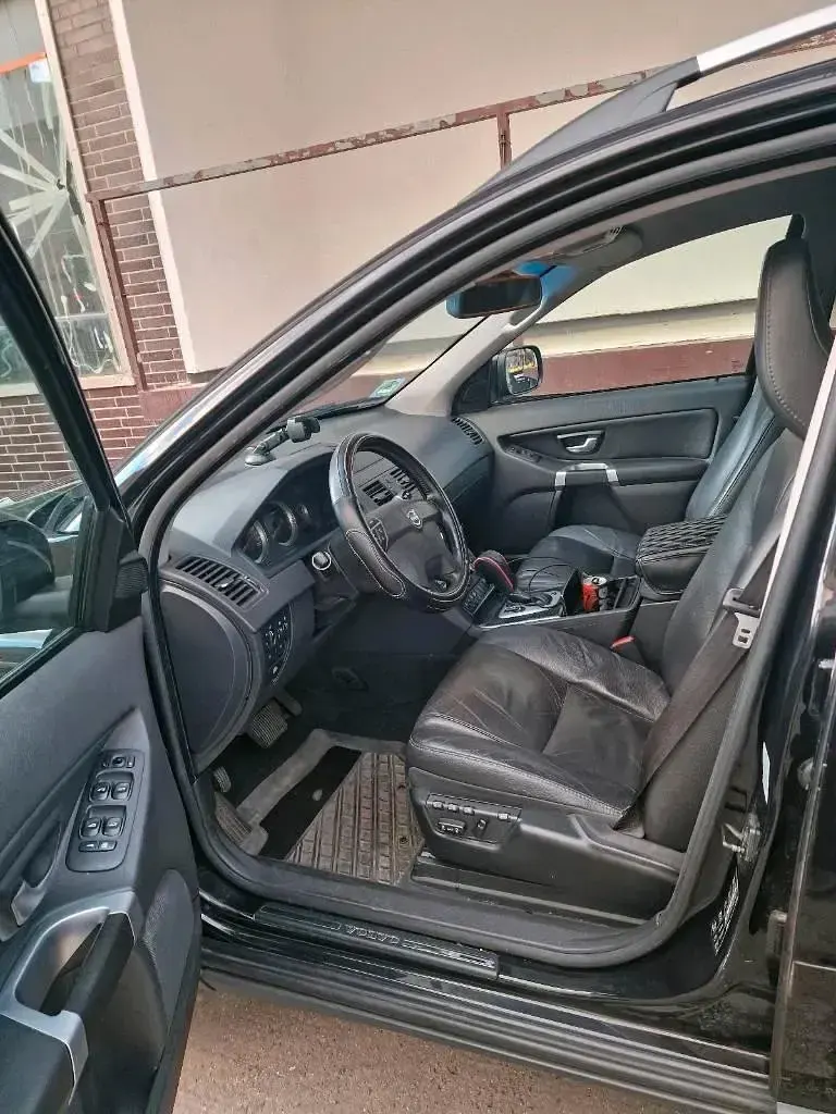 Używany Volvo XC90 200 KM (147 kW) 2011 Czarny SUV