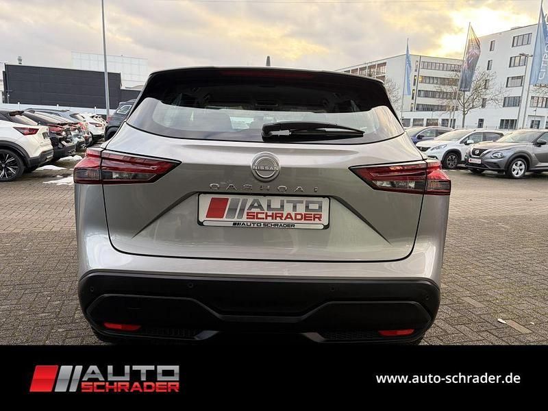 Gebraucht Nissan Qashqai Acenta 158 PS (116 kW) 2023 Silber SUV