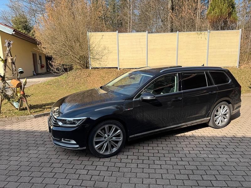 Gebraucht VW Passat Highline 239 PS (175 kW) 2017 Schwarz Kombi