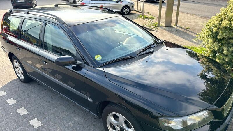 Schwarz Gebraucht 2003 Volvo V70 Comfort Kombi | 899 € (Superpreis) - Bild 1/1