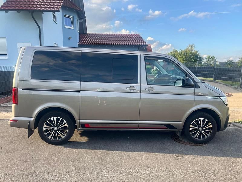 Gebraucht VW Multivan Edition 150 PS (110 kW) 2021 Beige Van