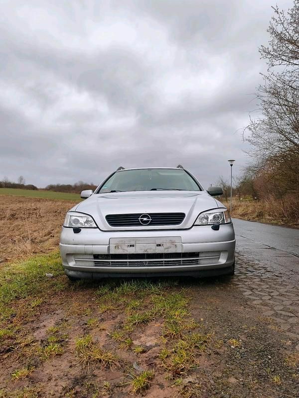 Gebraucht Opel Astra 100 PS (73 kW) 2002 Silber Kombi