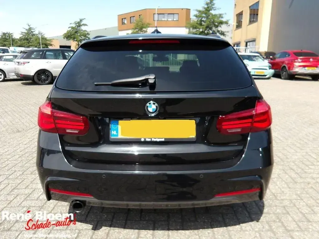 Gebraucht BMW 318 M Sport 136 PS (100 kW) 2019 Schwarz Limousine