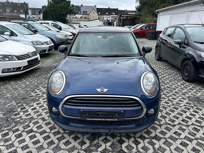 Gebraucht Mini Cooper 136 PS (100 kW) 2016 Deep blue metallic Kleinwagen