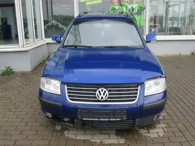 Gebraucht VW Passat 131 PS (96 kW) 2004 Blau Kombi