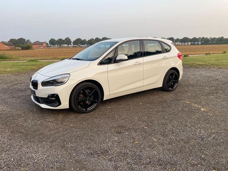 Gebraucht BMW 220 Sport Line 192 PS (141 kW) 2019 Alpinweiss 3 Kombi