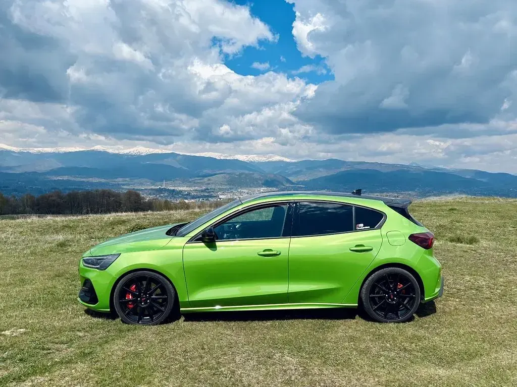 Gebraucht Ford Focus ST 280 PS (205 kW) 2024 Grün Limousine