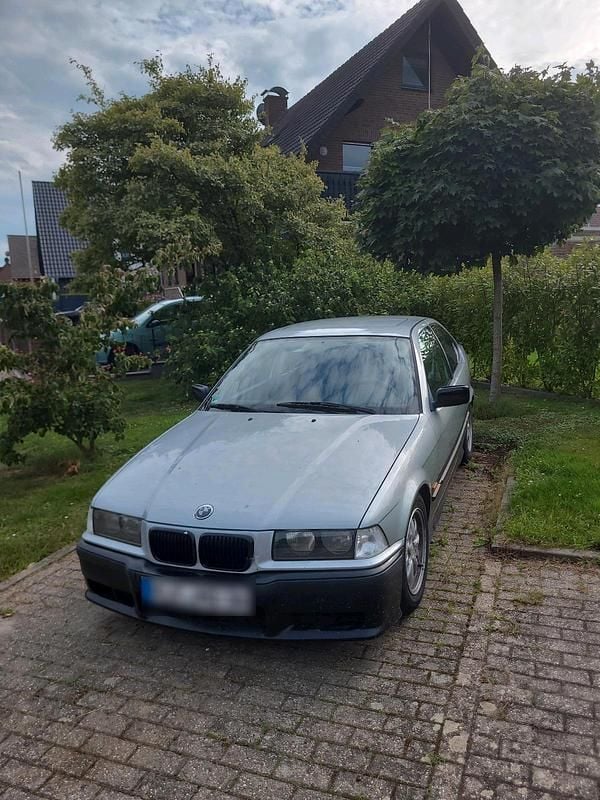 Silber Gebraucht 1997 BMW 316 | 1.740 € - Bild 1/4