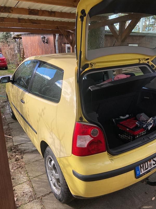 Gebraucht VW Polo 63 PS (46 kW) 2002 Gelb Kleinwagen
