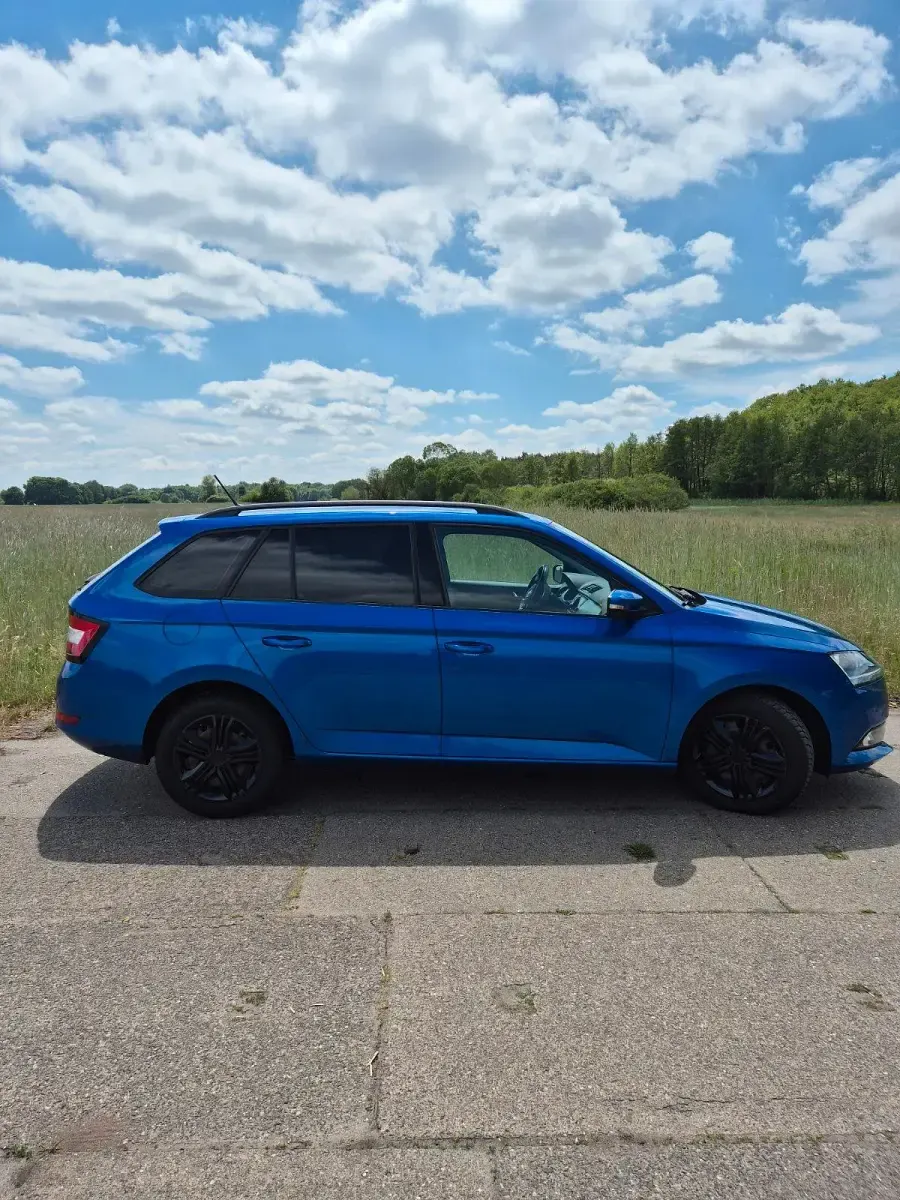 Gebraucht Skoda Fabia Ambition 95 PS (69 kW) 2021 Blau Kleinwagen