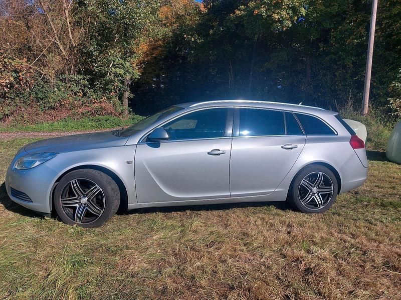 Silber Gebraucht 2010 Opel Insignia Kombi | 3.150 € (Guter Preis) - Bild 1/4
