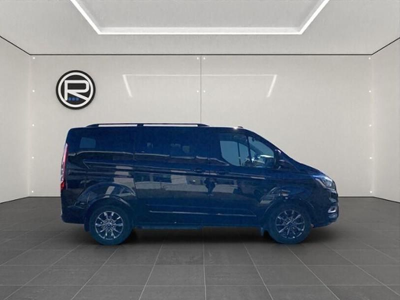 Gebraucht Ford Tourneo Titanium 185 PS (136 kW) 2021 Schwarz Van / Kleinbus