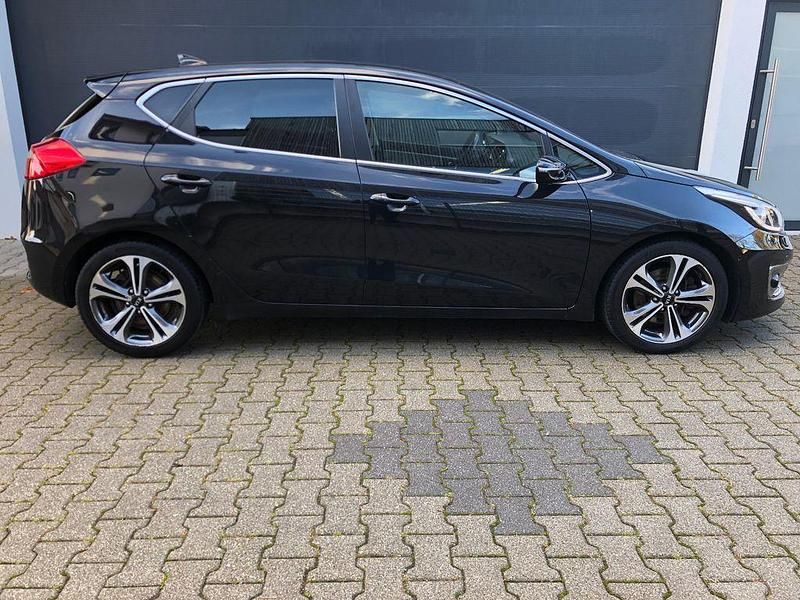 Gebraucht Kia Ceed Platinum Edition 135 PS (99 kW) 2017 Schwarz Kleinwagen