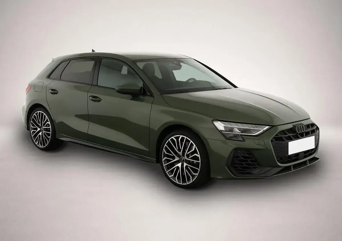 Gebraucht Audi S3 Ambiente 333 PS (244 kW) 2025 Manufacturer Limousine