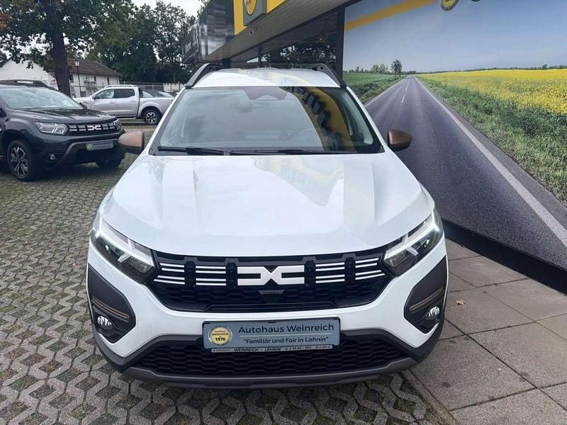 Gebraucht Dacia Jogger 110 PS (80 kW) 2025 Arktisweiß Van / Kleinbus