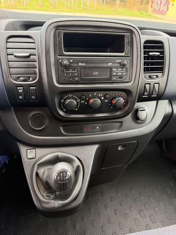 Gebraucht Opel Vivaro 95 PS (69 kW) 2016 Weiß Van / Kleinbus