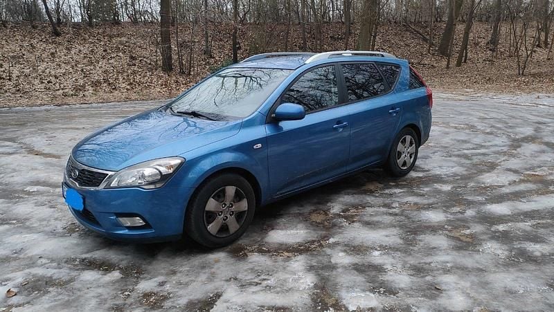 Blau Gebraucht 2010 Kia Ceed Kleinwagen | 2.200 € (Guter Preis) - Bild 1/4