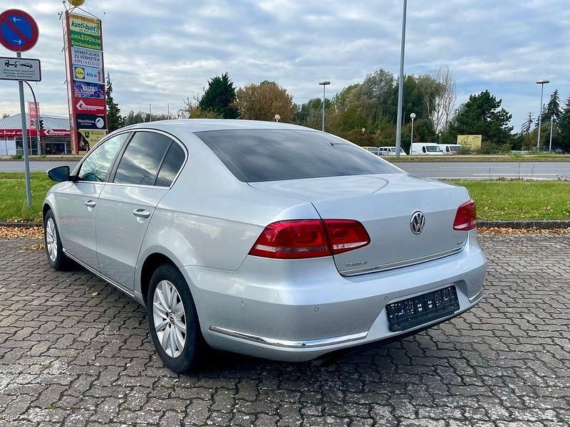 Gebraucht VW Passat Comfortline 122 PS (89 kW) 2011 Silber Limousine