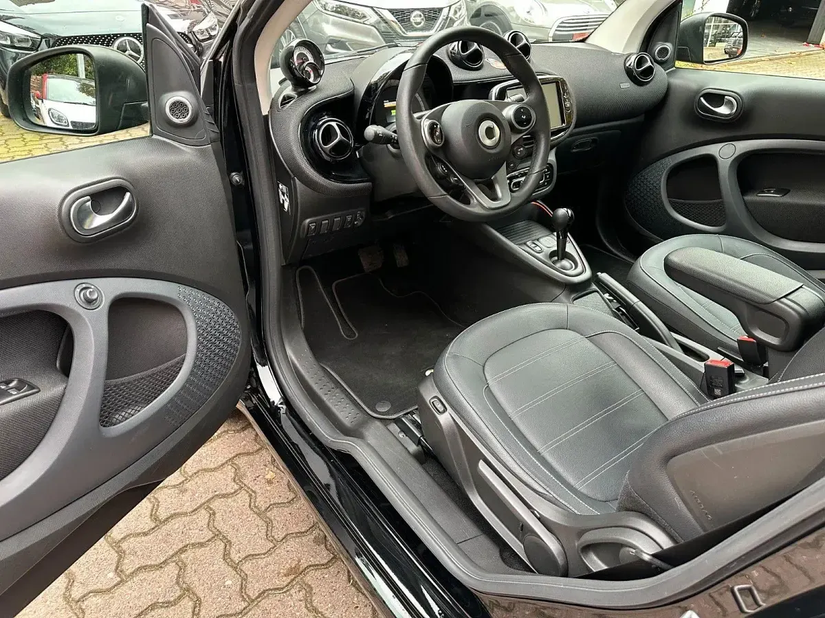 Gebraucht Smart ForTwo Coupé Brabus 60 kW (82 PS) 2021 Schwarz Kleinwagen