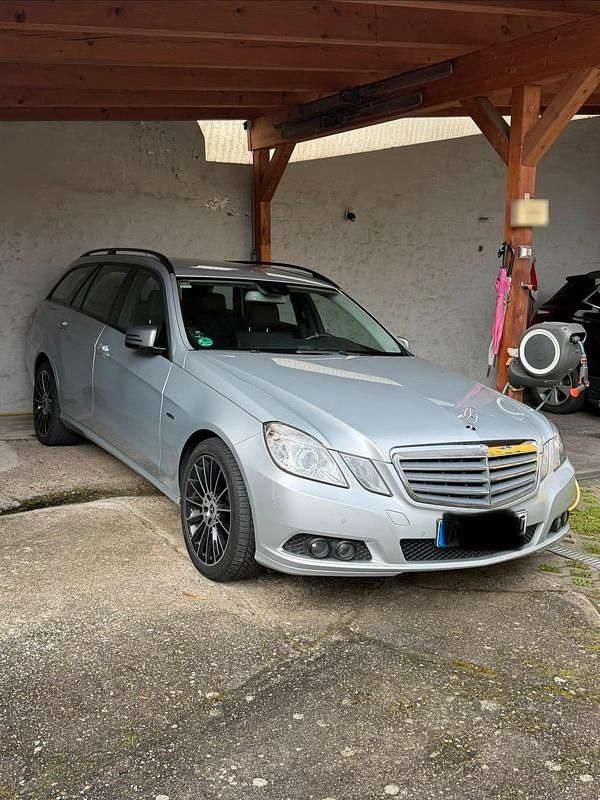 Second-hand Mercedes E250 204 CP (150 kW) 2009 Argintiu Break