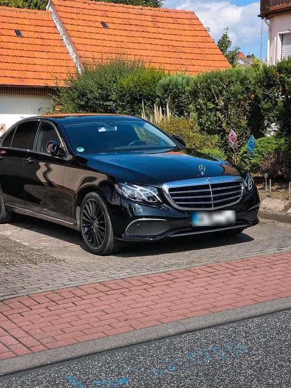Gebraucht Mercedes E220 Exclusive 194 PS (142 kW) 2016 Schwarz Limousine