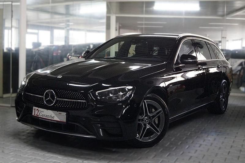 Schwarz Gebraucht 2022 Mercedes E300 AMG Limousine | 27.490 € (Guter Preis) - Bild 1/4