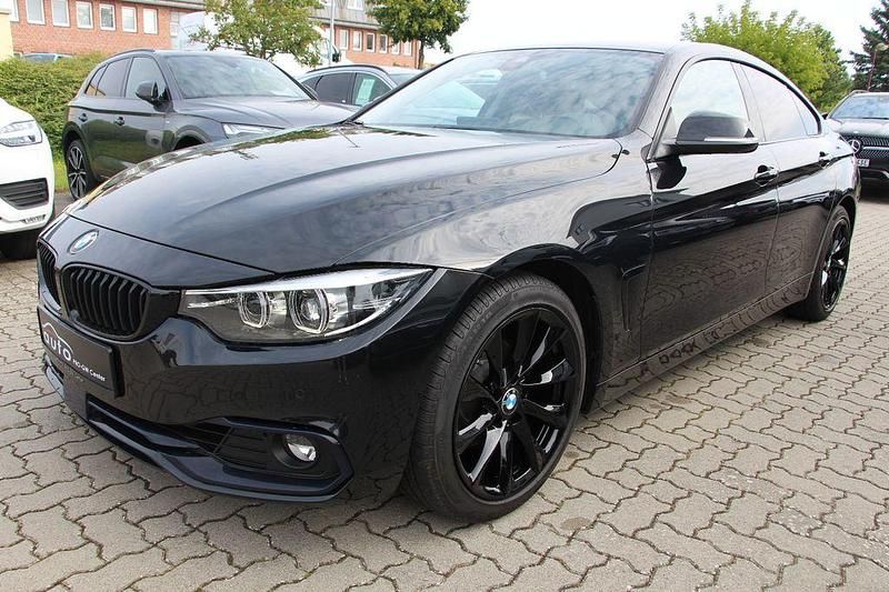 Schwarz Gebraucht 2020 BMW 420 Sport Line Coupé | 30.990 € (Etwas zu teuer) - Bild 1/4