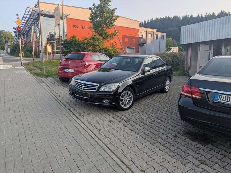 Schwarz Gebraucht 2009 Mercedes C280 Elegance Limousine | 8.000 € (Guter Preis) - Bild 1/4
