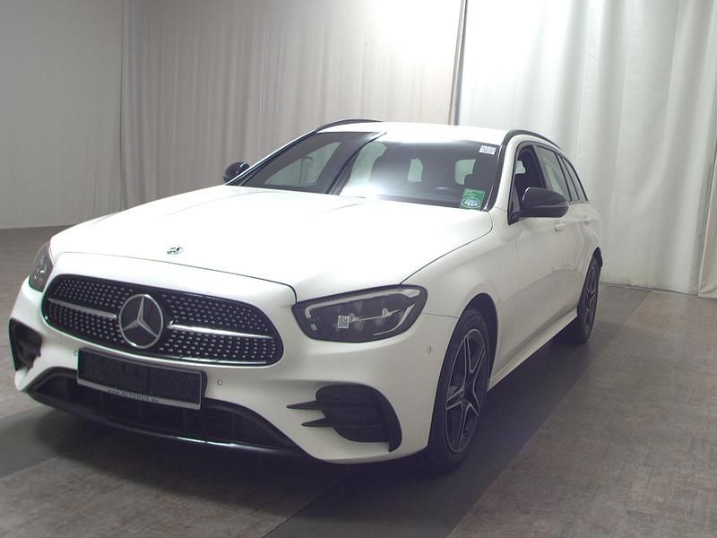 Gebraucht Mercedes E300 AMG line 306 PS (225 kW) 2021 Weiss Limousine