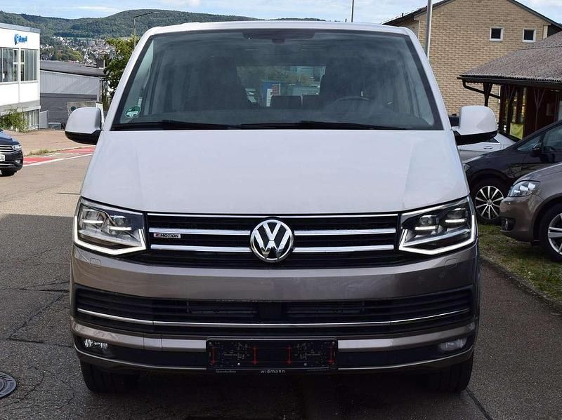 Gebraucht VW Multivan Highline 204 PS (150 kW) 2017 Weiß/beige Van