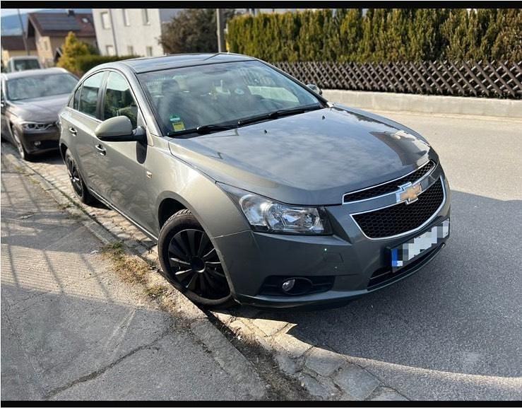 Second-hand Chevrolet Cruze 140 CP (102 kW) 2011 Gri Berlinǎ
