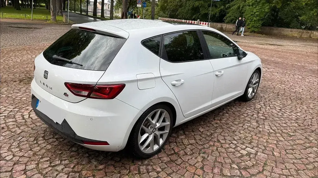 Gebraucht Seat Leon FR 140 PS (102 kW) 2014 Weiß Limousine