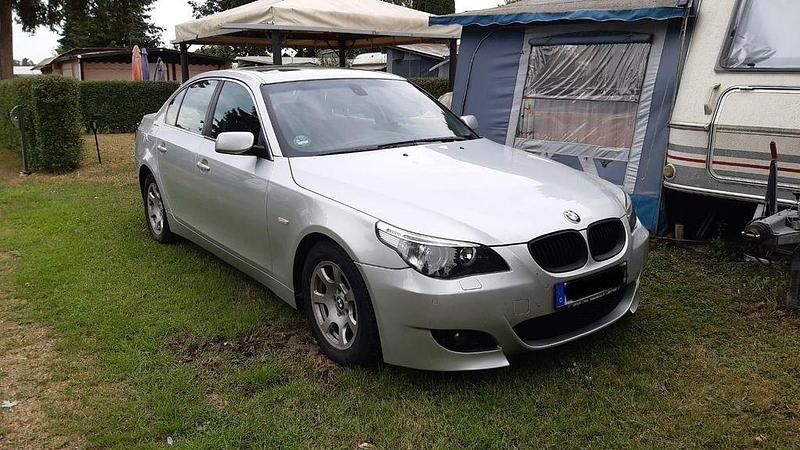 Silber Gebraucht 2004 BMW 525 Limousine | 3.990 € (Guter Preis) - Bild 1/4