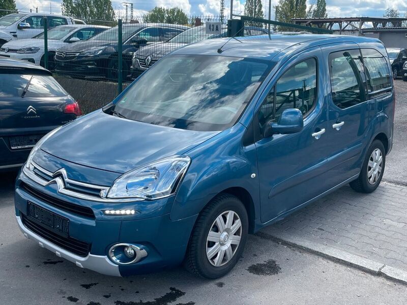 Blau Gebraucht 2015 Citroën Berlingo SELECTION Van / Kleinbus | 4.900 € (Guter Preis) - Bild 1/4