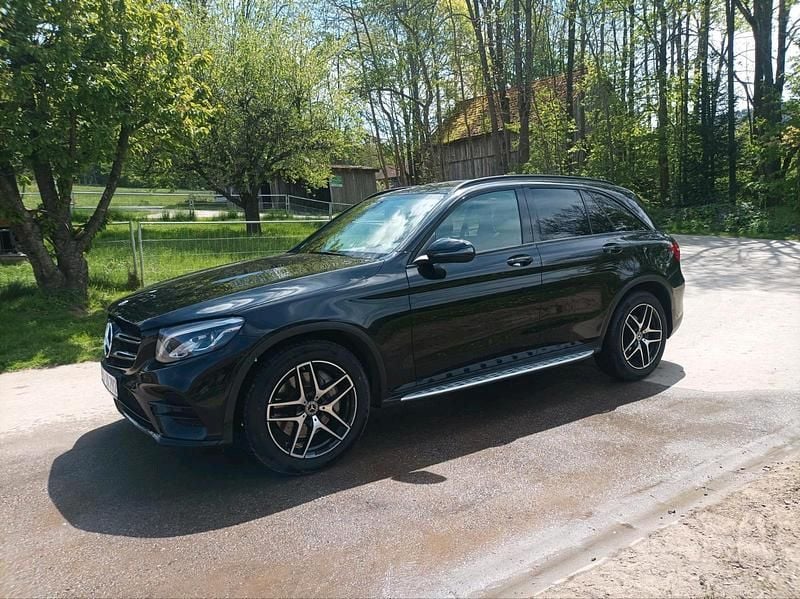 Schwarz Gebraucht 2017 Mercedes GLC350 AMG SUV | 26.900 € (Superpreis) - Bild 1/4
